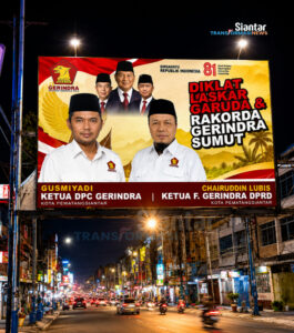 Billboard “Diklat Laskar Garuda & Rakorda Gerindra Sumut” yang terpampang di salah satu ruas jalan Merdeka Kota Pematangsiantar/Foto: Ot